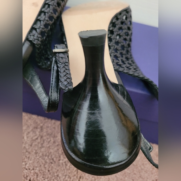Stuart Weitzman Slingbacks 6 - Picture 8 of 16
